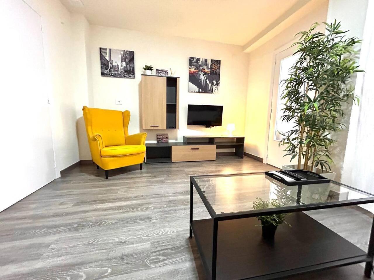 Plaza Circular Mas Que Apartment
